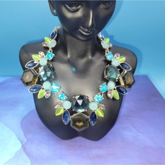 The Limited green blue flower 💠shaped chunky rhinestone gold tone - Picture 6 of 15